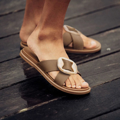 Olukai La'i Slide